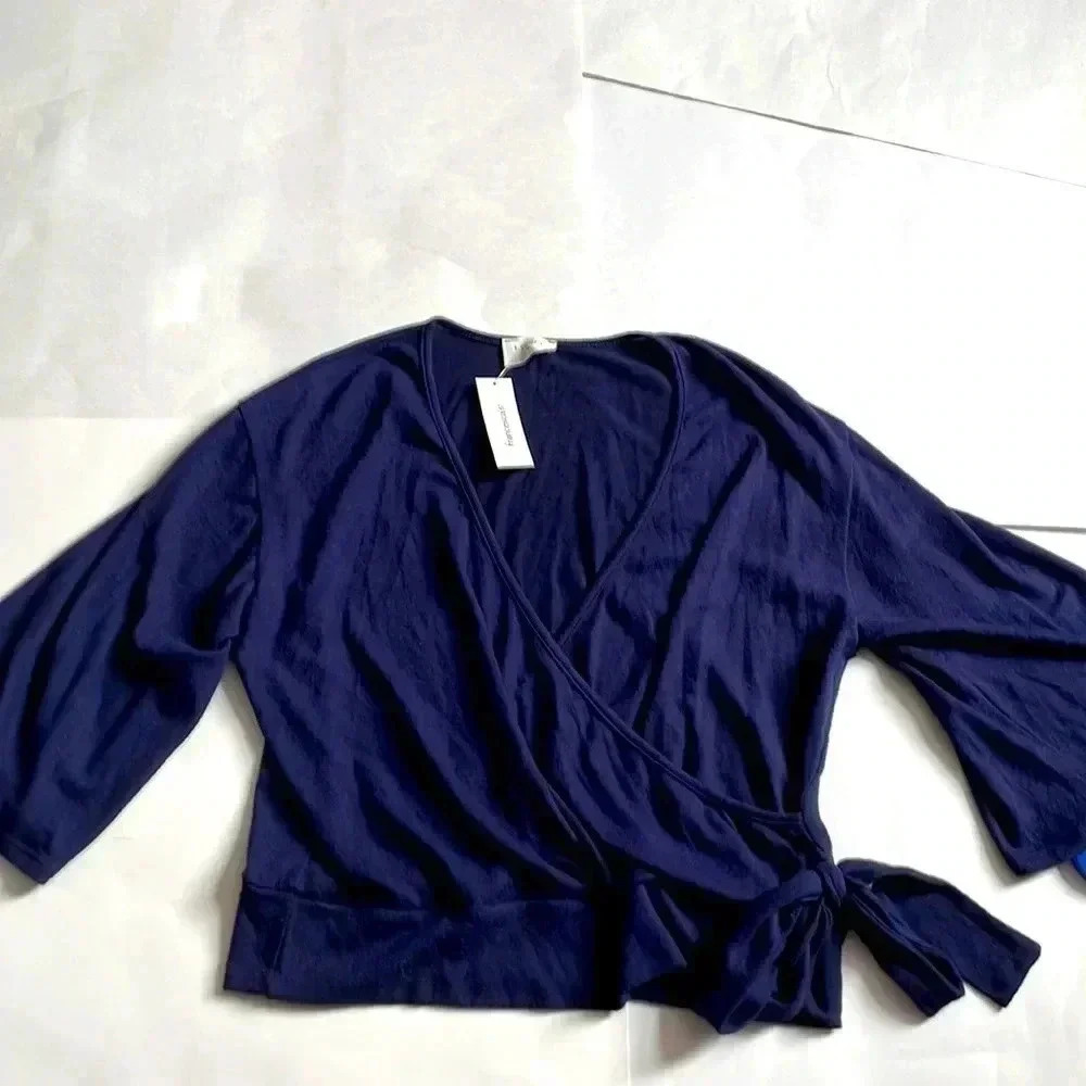 Super soft blue crossover shirt by Everly NWT size small